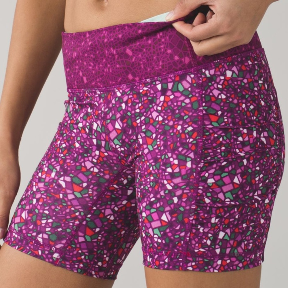 Lululemon Speed Track 6” Bike Short Paradise Camo Multi Purple Pink Women’s 4